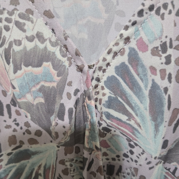 Tart Pastel Surplice Wrap Blouse Butterfly Print Bubble Hem Size Medium - Picture 9 of 16